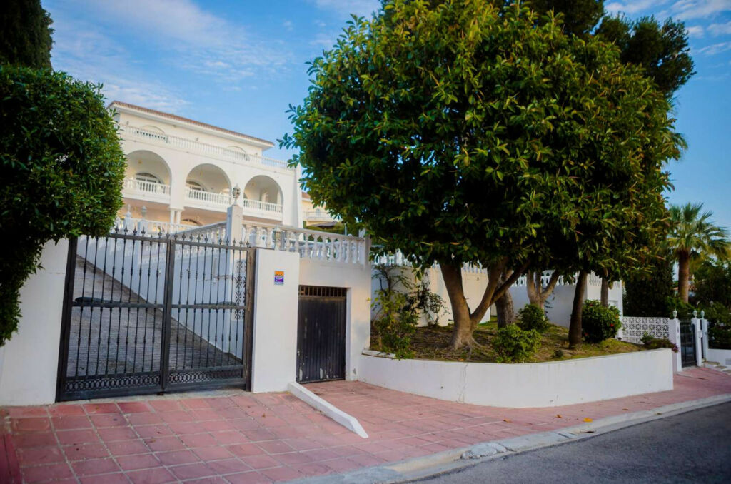 Detached Villa Benalmadena Málaga - image 4