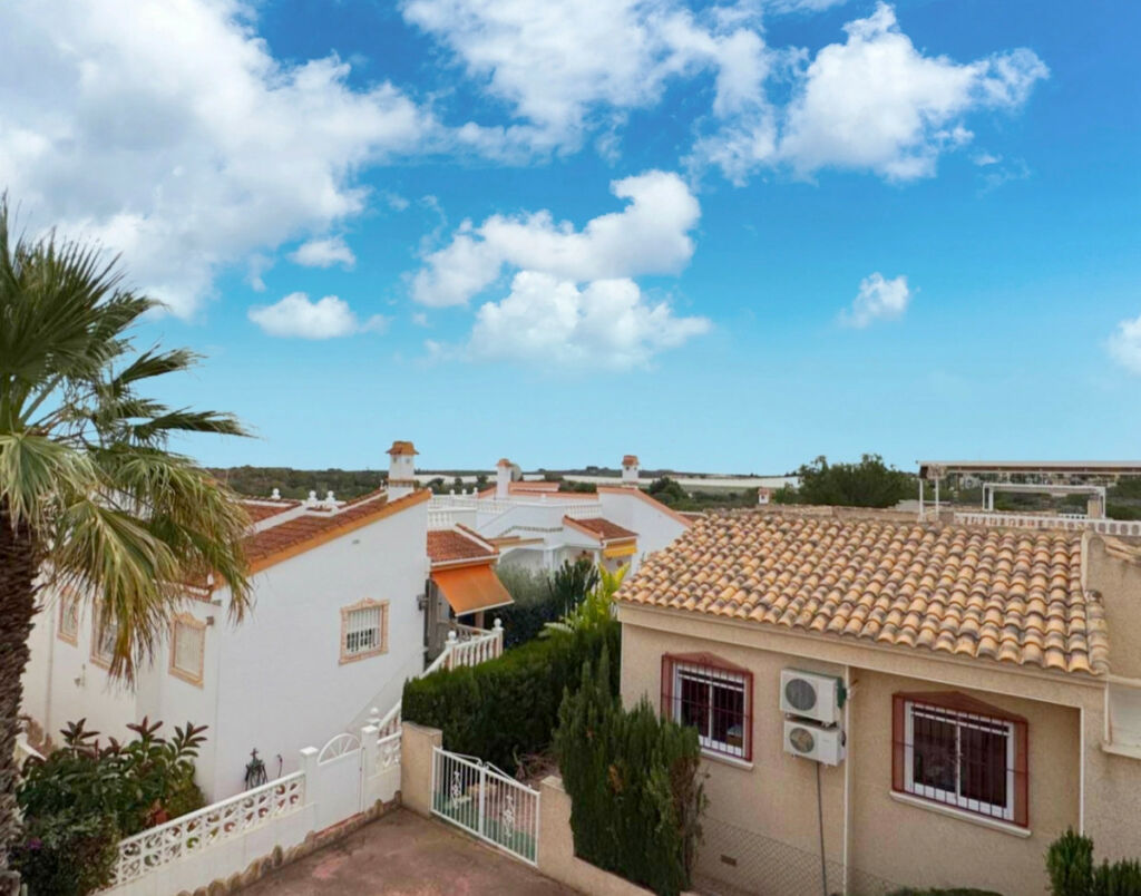Detached Villa Algorfa Alicante - image 3