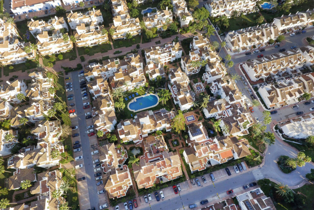 Penthouse Duplex Nueva Andalucía Málaga - image 3