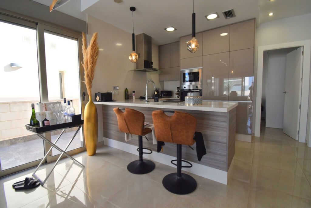 Detached Villa Villamartin Alicante - image 3