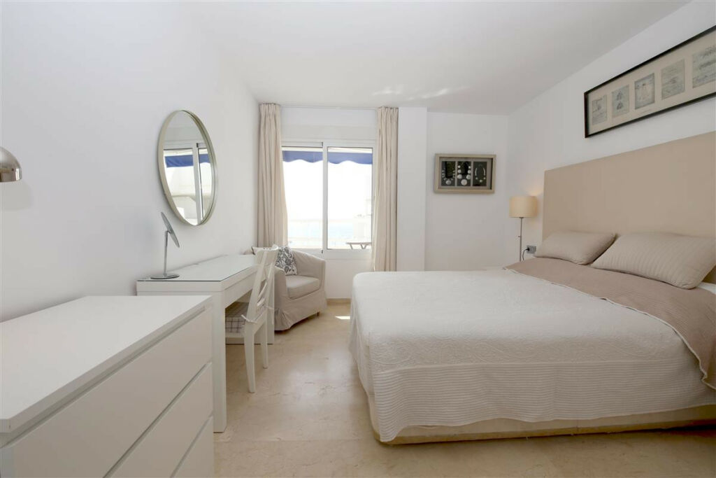 Penthouse Estepona Málaga - image 3