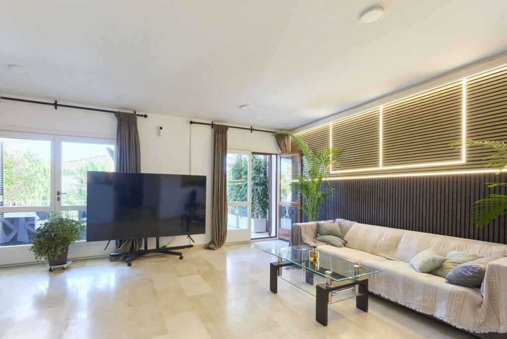Semi-Detached House The Golden Mile Málaga - image 3