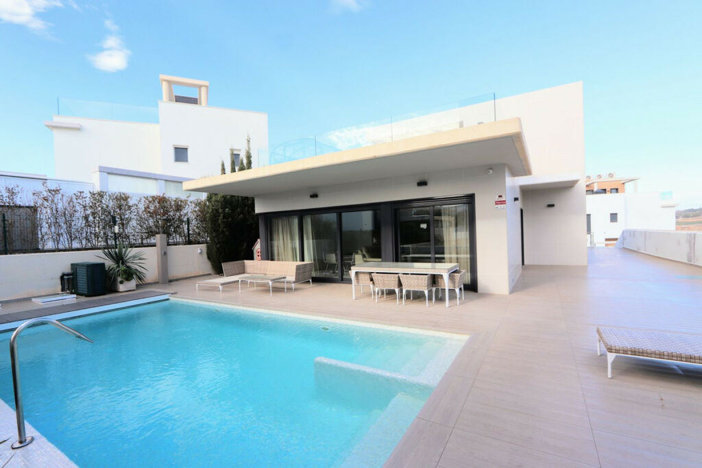 Detached Villa Campoamor Alicante - image 3