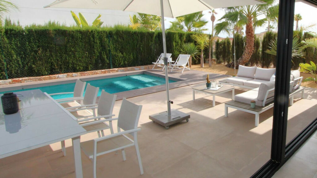 Detached Villa Rojales Alicante - image 3
