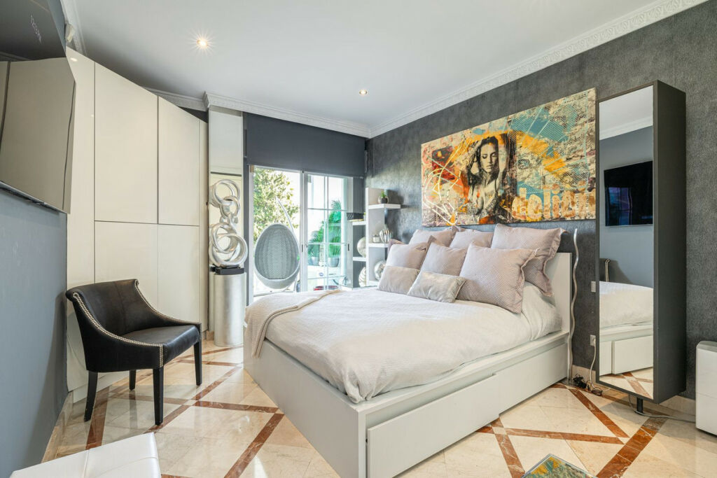Ground Floor Apartment Nueva Andalucía Málaga - image 3