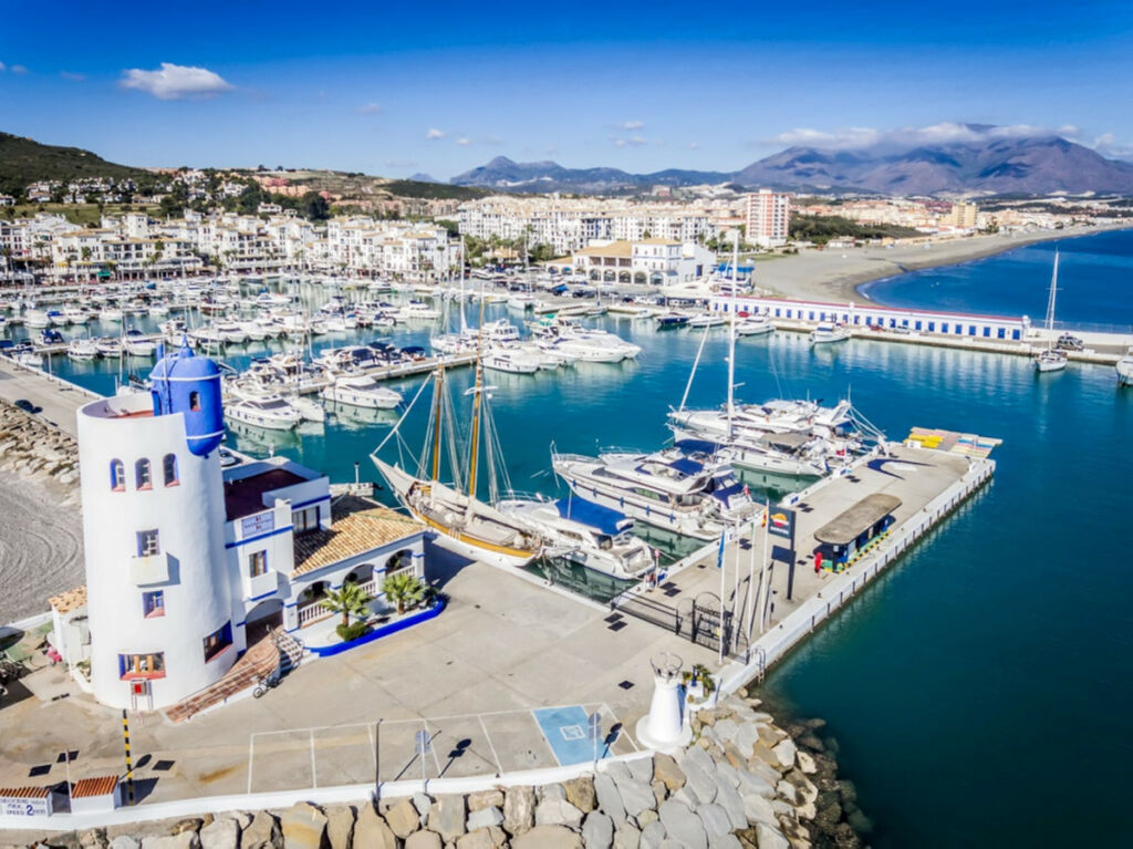 Residential Plot La Duquesa Málaga - image 3