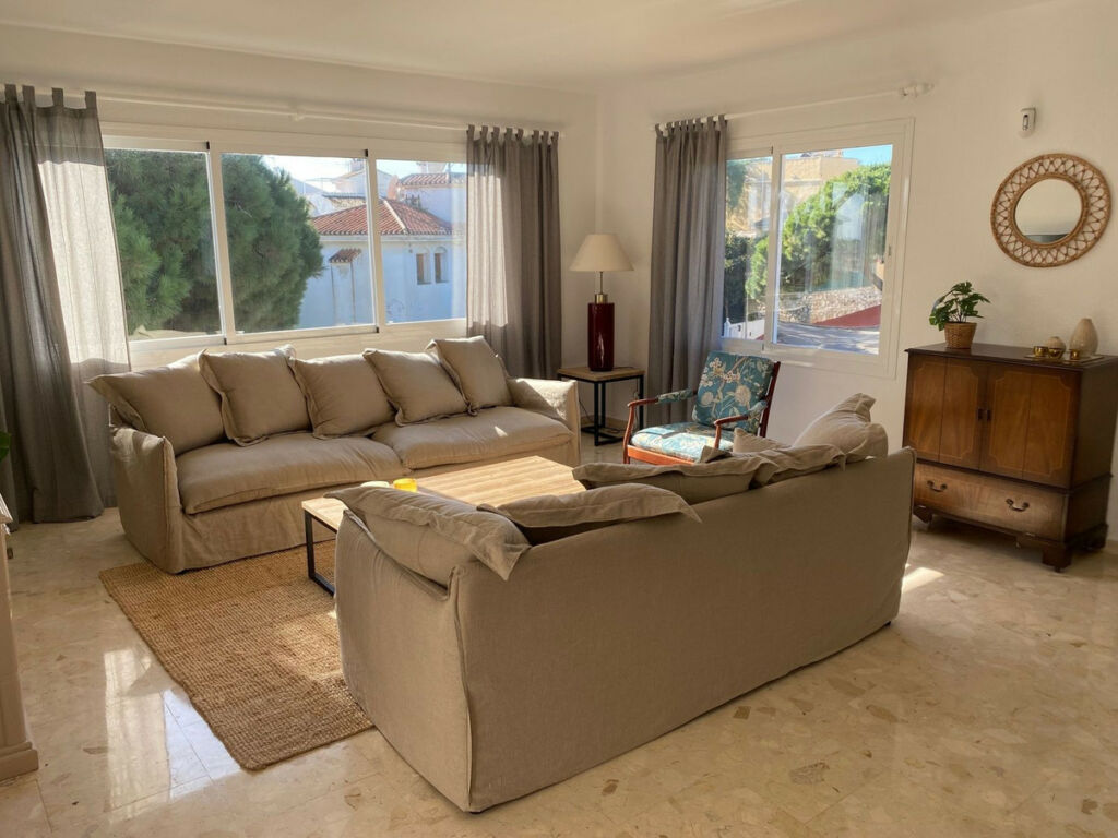 Detached Villa Calahonda Málaga - image 3
