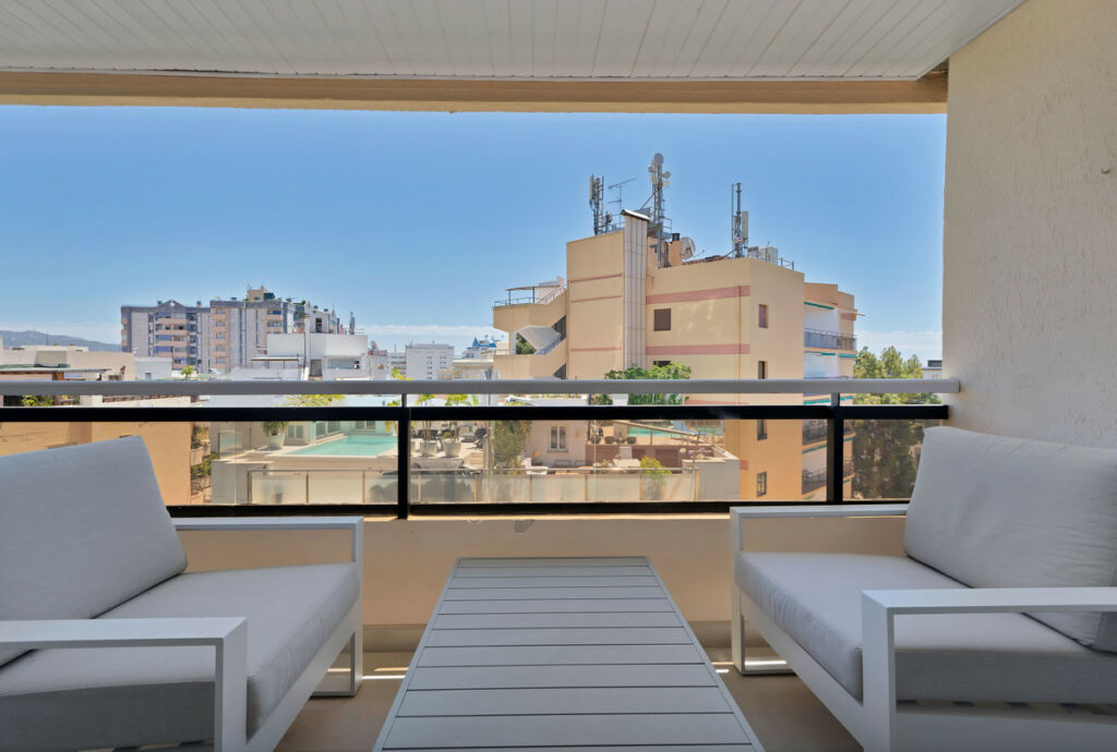 Middle Floor Apartment Marbella Málaga - image 3