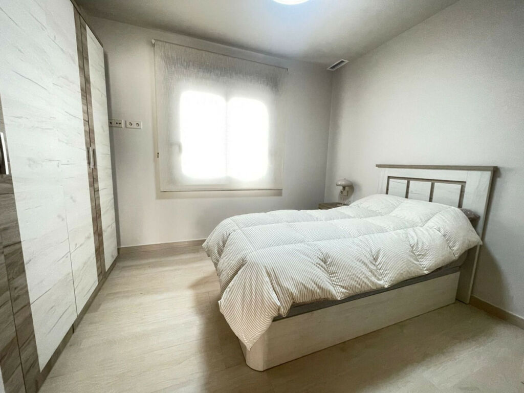 Middle Floor Apartment Estepona Málaga - image 9
