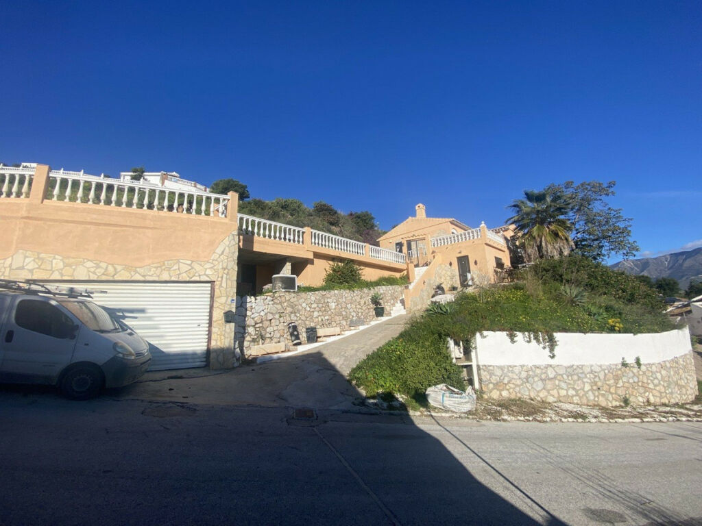 Detached Villa Mijas Costa Málaga - image 3