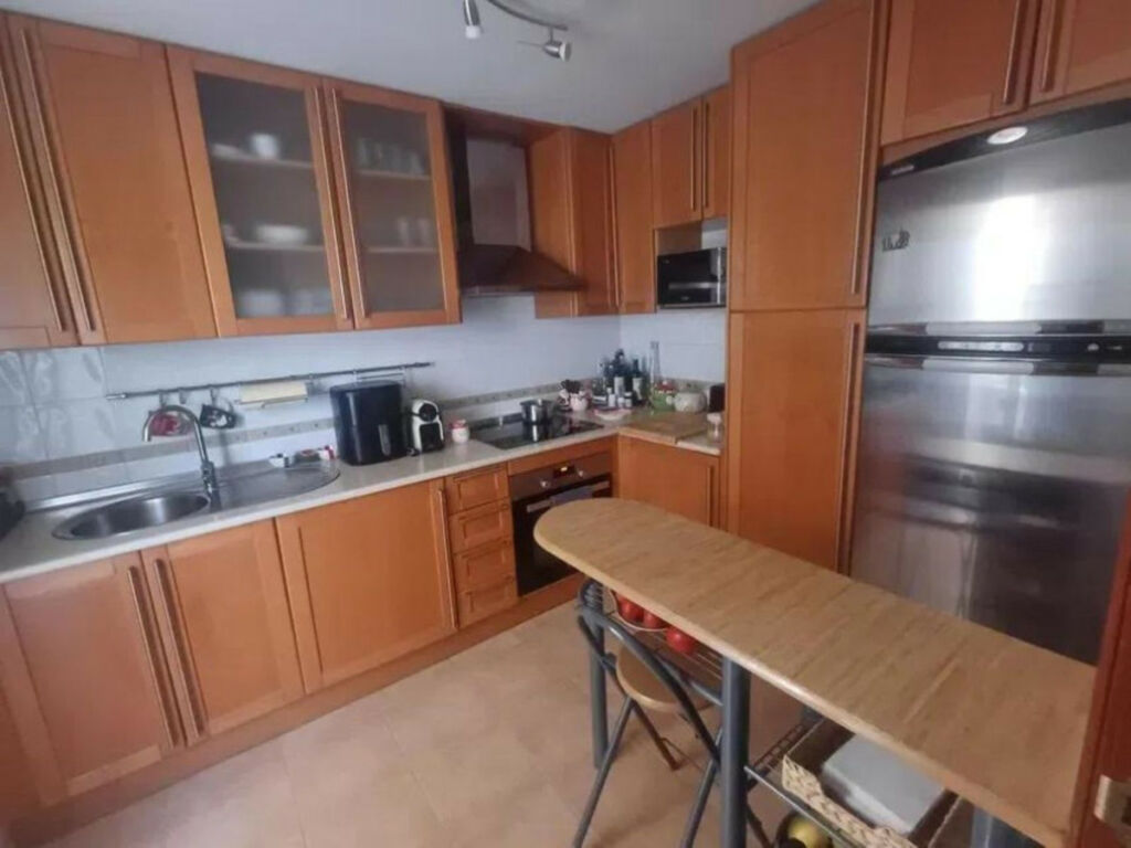 Middle Floor Apartment Monda Málaga - image 3