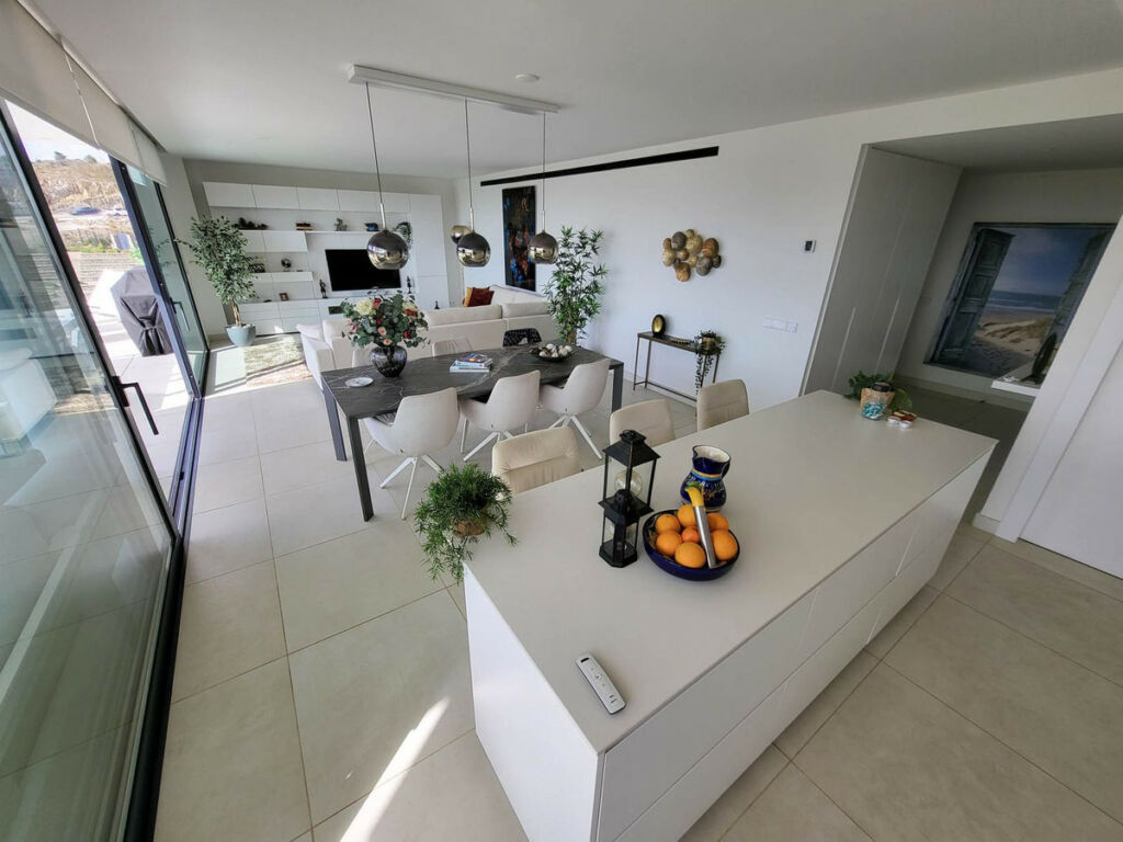 Middle Floor Apartment Fuengirola Málaga - image 3