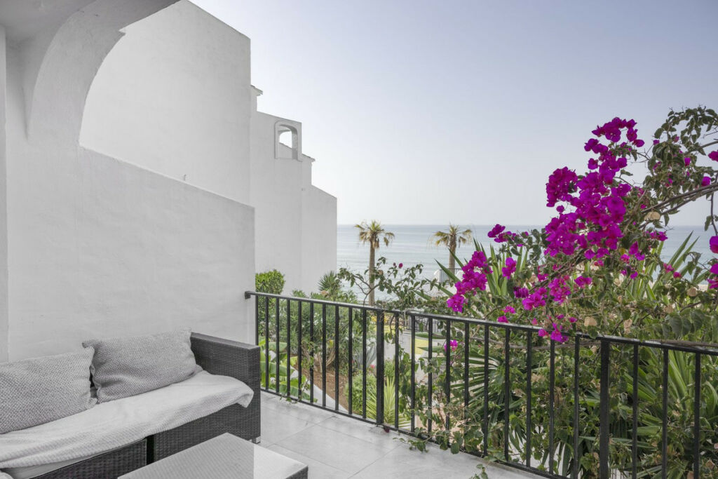 Ground Floor Apartment Calahonda Málaga - image 3