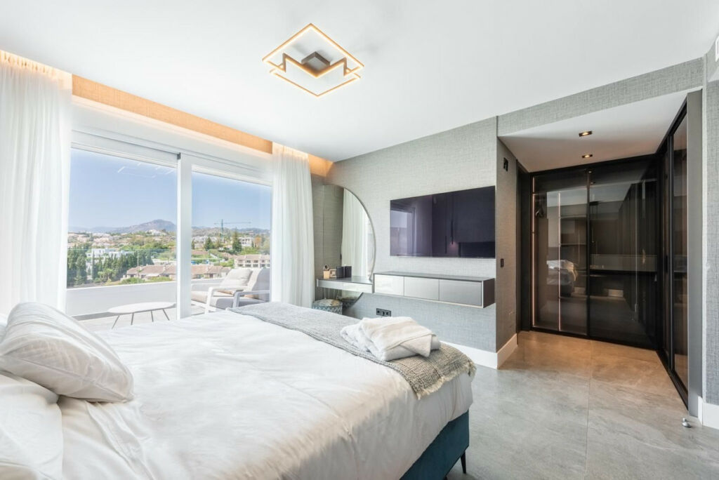 Penthouse La Quinta Málaga - image 3