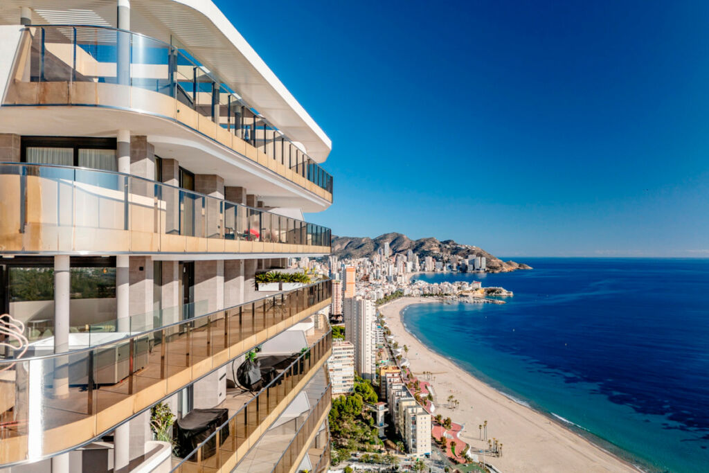 Middle Floor Apartment Benidorm Alicante - image 3