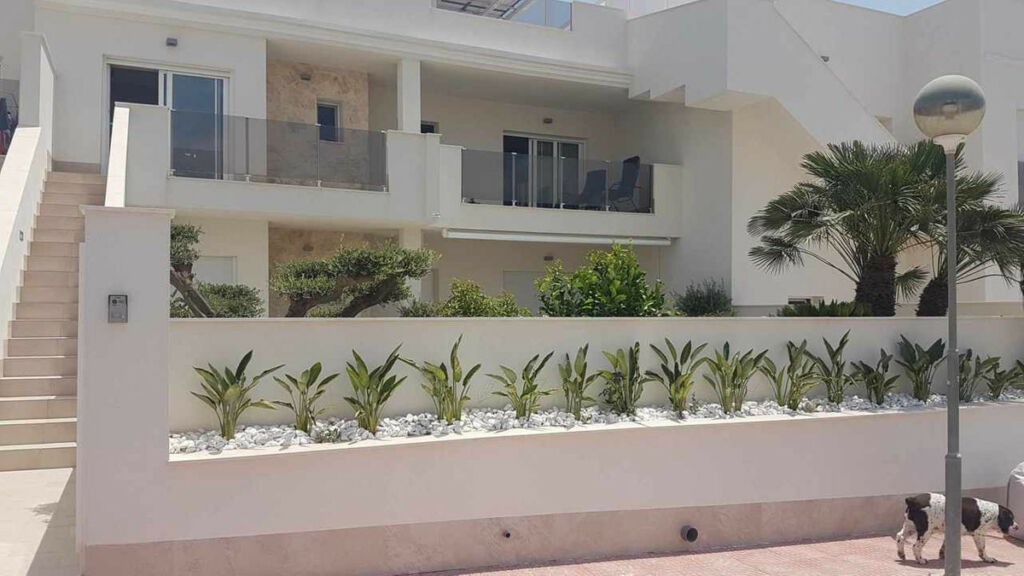 Ground Floor Apartment Villamartin Alicante - image 3