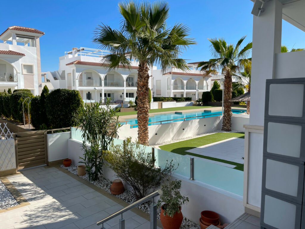 Ground Floor Apartment Ciudad Quesada Alicante - image 2