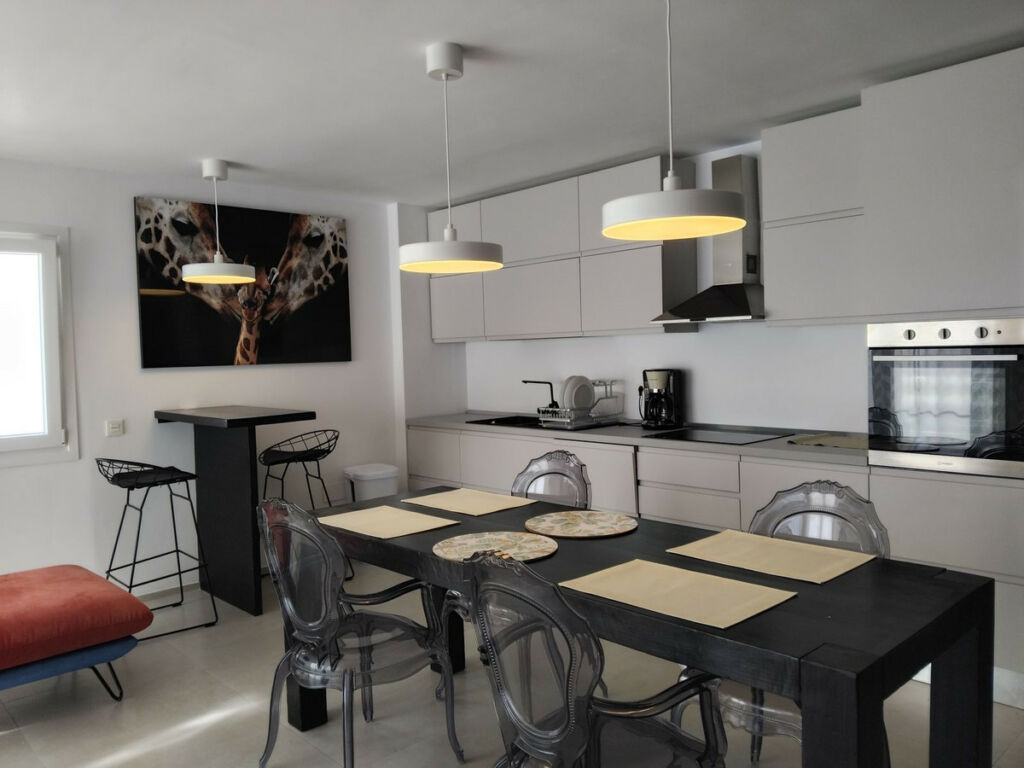 Middle Floor Apartment Puerto Banús Málaga - image 3
