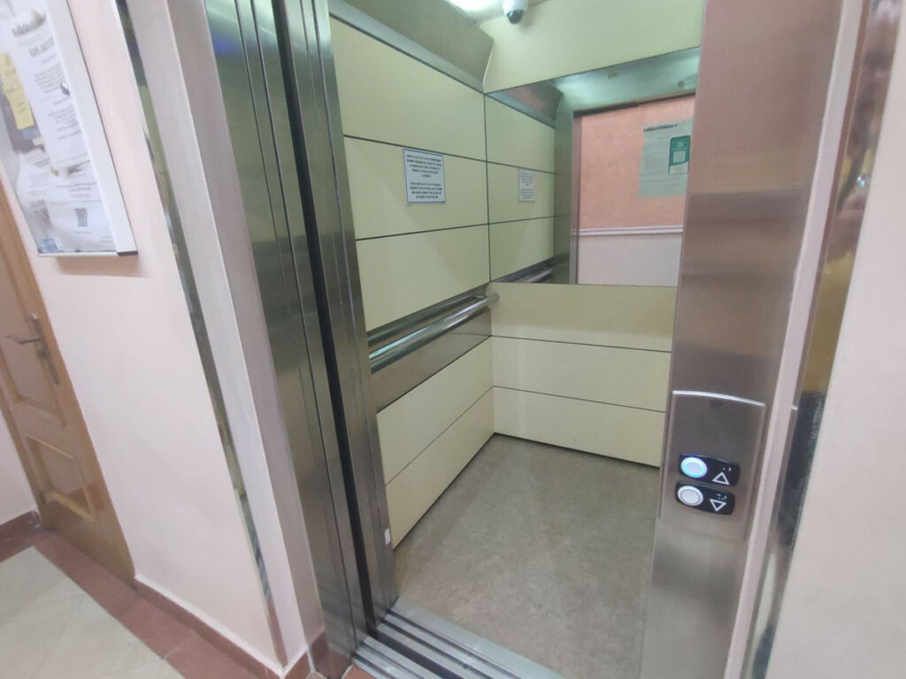 Middle Floor Apartment Torrevieja Alicante - image 3