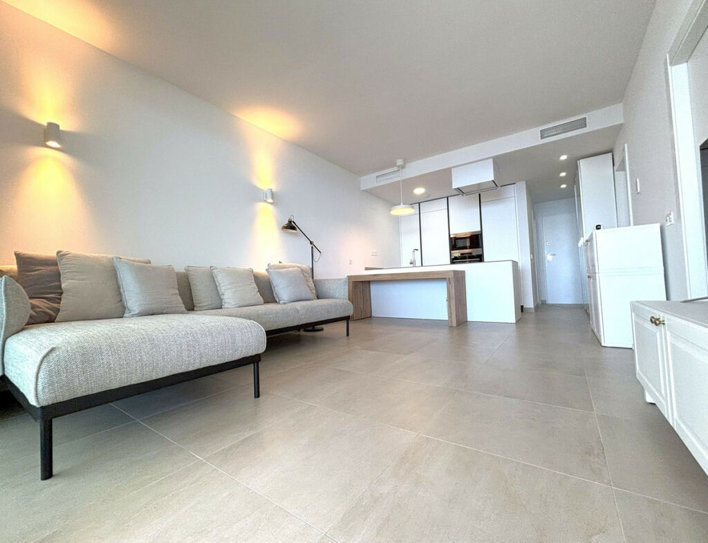 Middle Floor Apartment Fuengirola Málaga - image 3