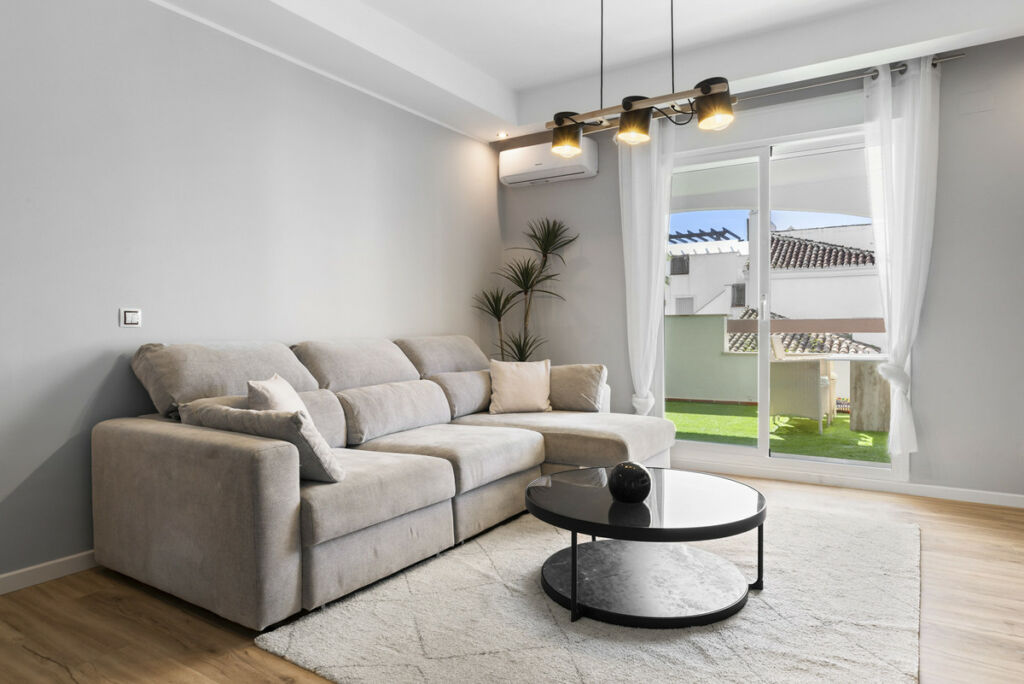 Ground Floor Apartment Nueva Andalucía Málaga - image 3