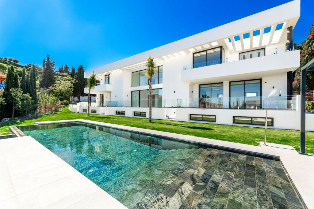 Detached Villa Benahavís Málaga - image 3