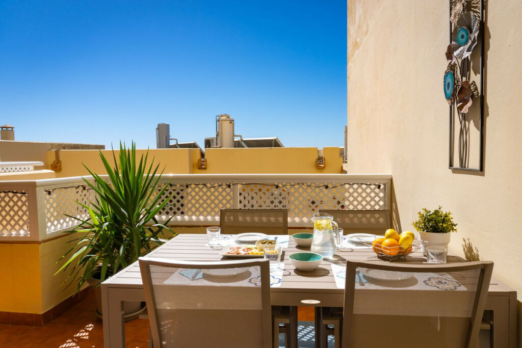 Middle Floor Apartment Mijas Costa Málaga - image 4