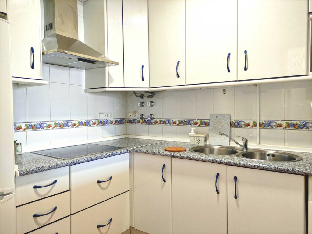 Middle Floor Apartment Marbella Málaga - image 3