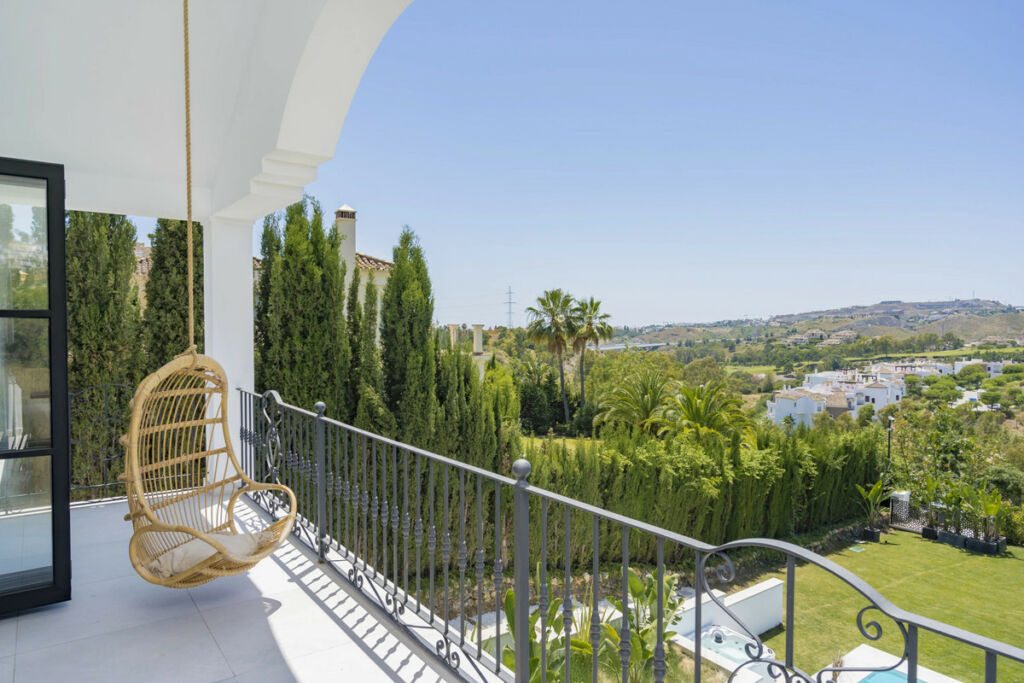 Detached Villa Benahavís Málaga - image 4