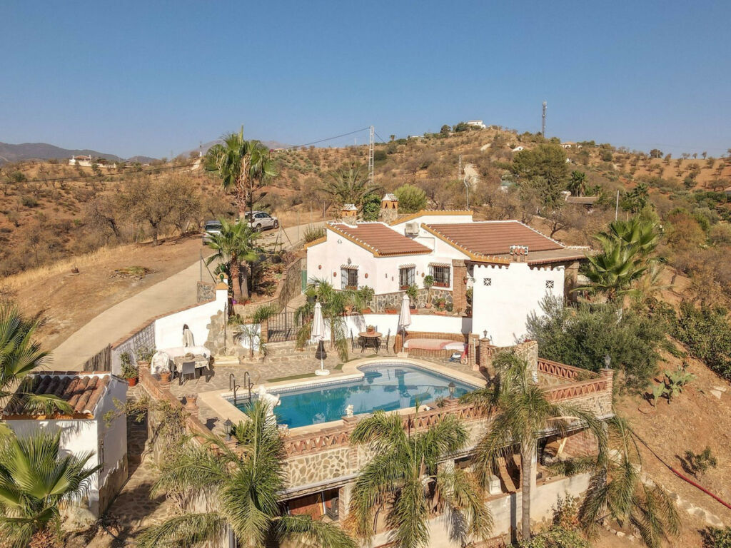 Detached Villa Guaro Málaga - image 30