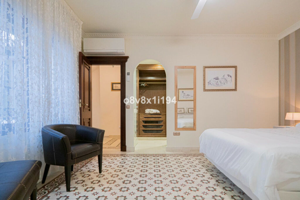 Detached Villa Fuengirola Málaga - image 30