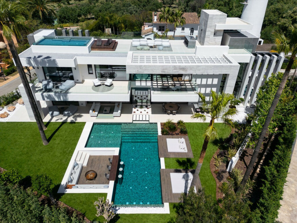 Detached Villa Nueva Andalucía Málaga - image 30