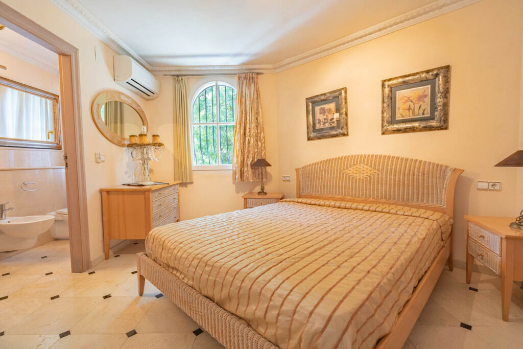 Detached Villa Sella Alicante - image 30