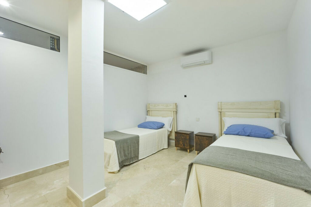 Semi-Detached House The Golden Mile Málaga - image 30