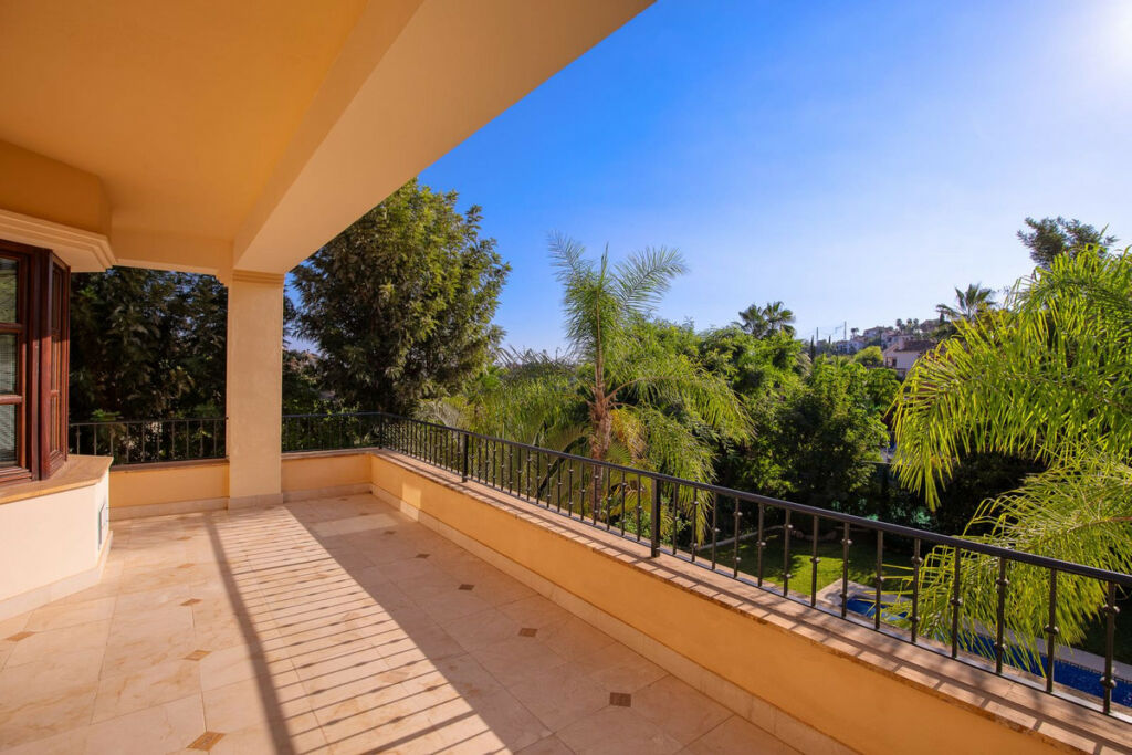 Detached Villa Los Arqueros Málaga - image 29