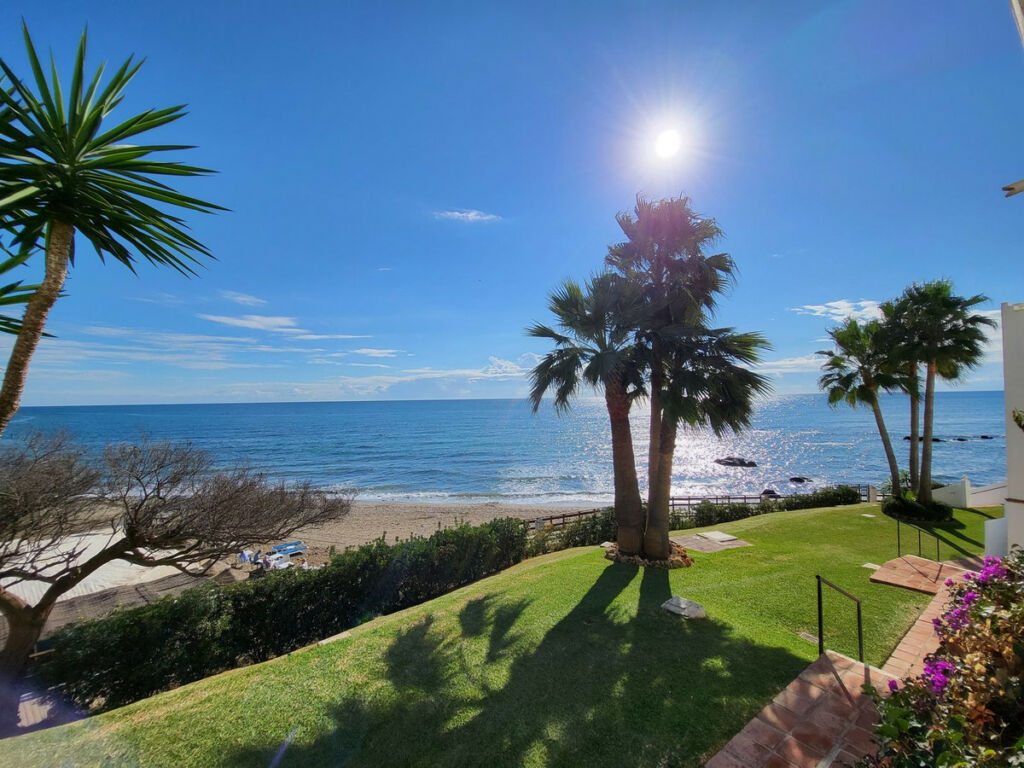 Penthouse Calahonda Málaga - image 31