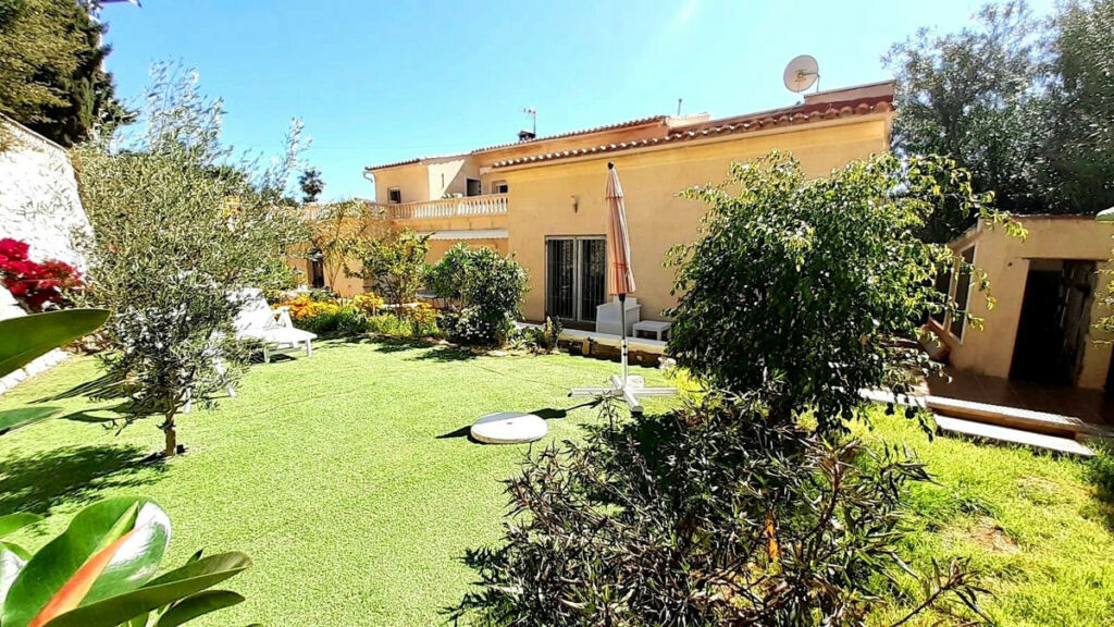 Detached Villa Teulada Alicante - image 31
