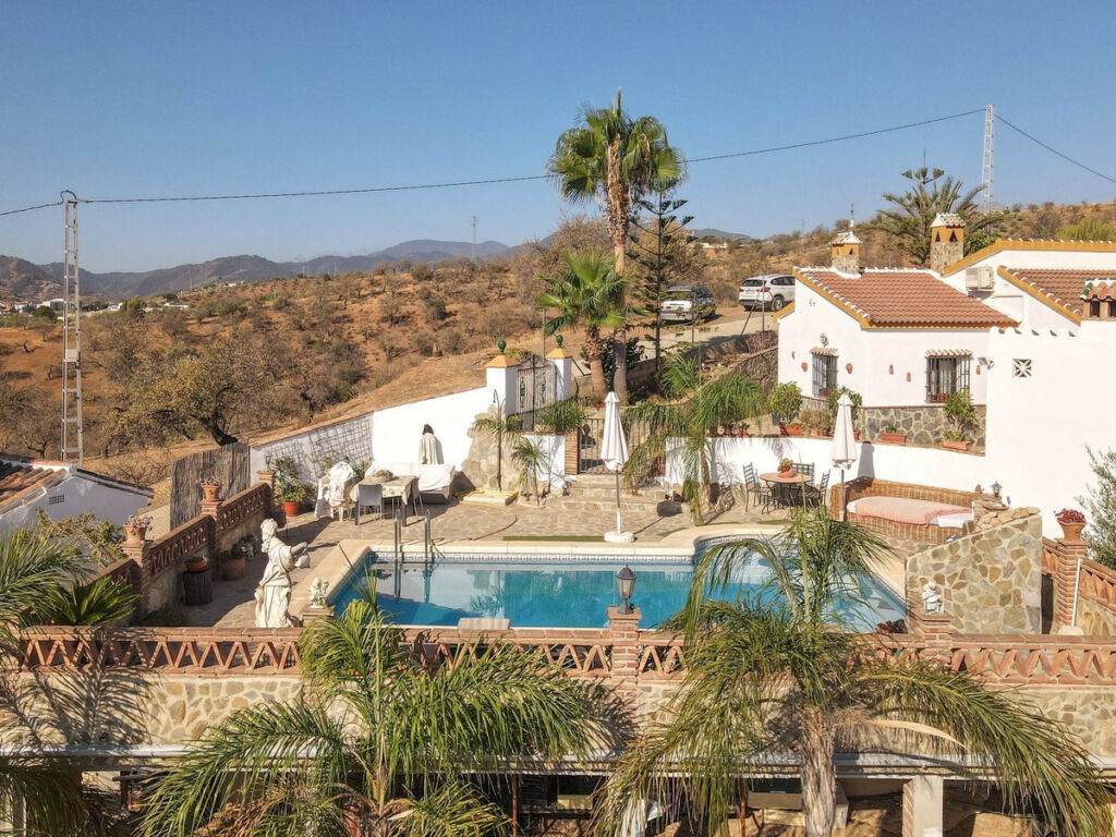 Detached Villa Guaro Málaga - image 31