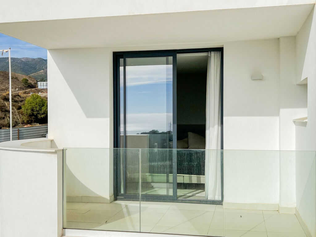 Middle Floor Apartment Higueron Málaga - image 31
