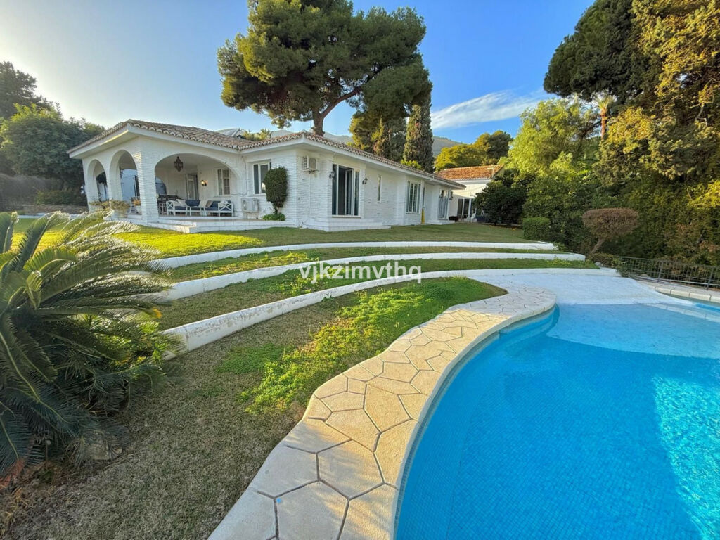 Detached Villa Benalmadena Pueblo Málaga - image 31