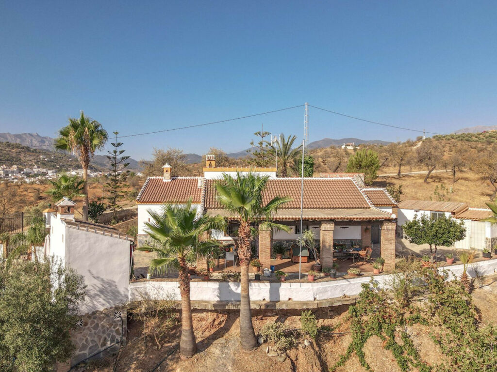 Detached Villa Guaro Málaga - image 32