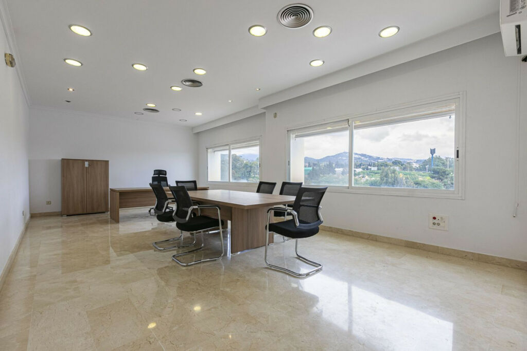 Warehouse Marbella Málaga - image 32