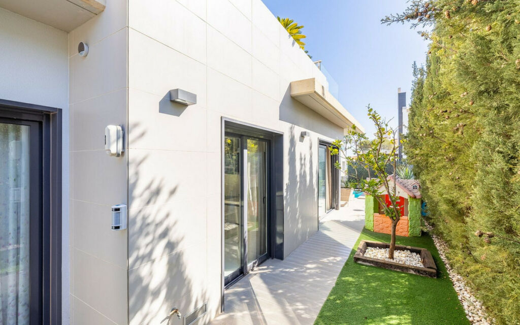 Detached Villa Campoamor Alicante - image 32