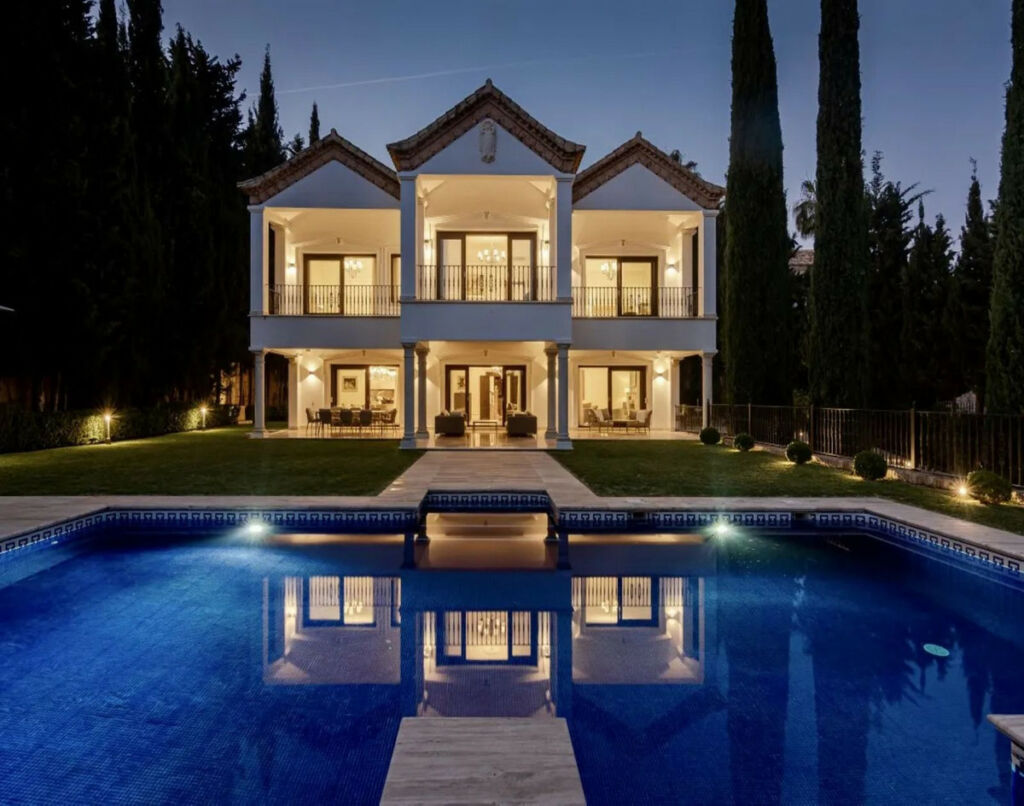 Detached Villa Sierra Blanca Málaga - image 32