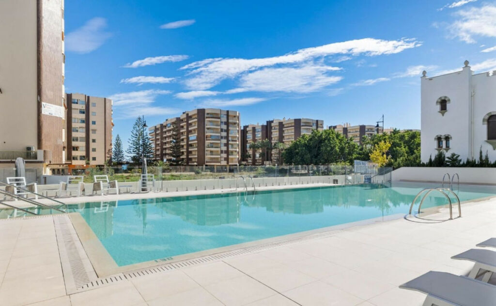 Middle Floor Apartment Fuengirola Málaga - image 32