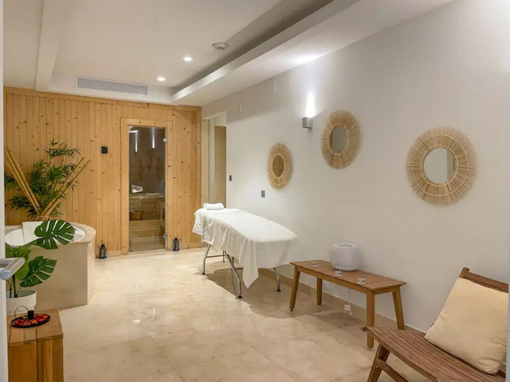 Detached Villa Benahavís Málaga - image 32