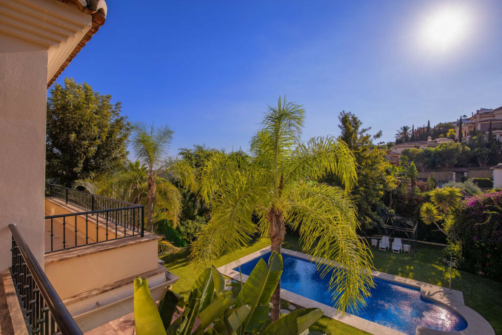 Detached Villa Los Arqueros Málaga - image 30