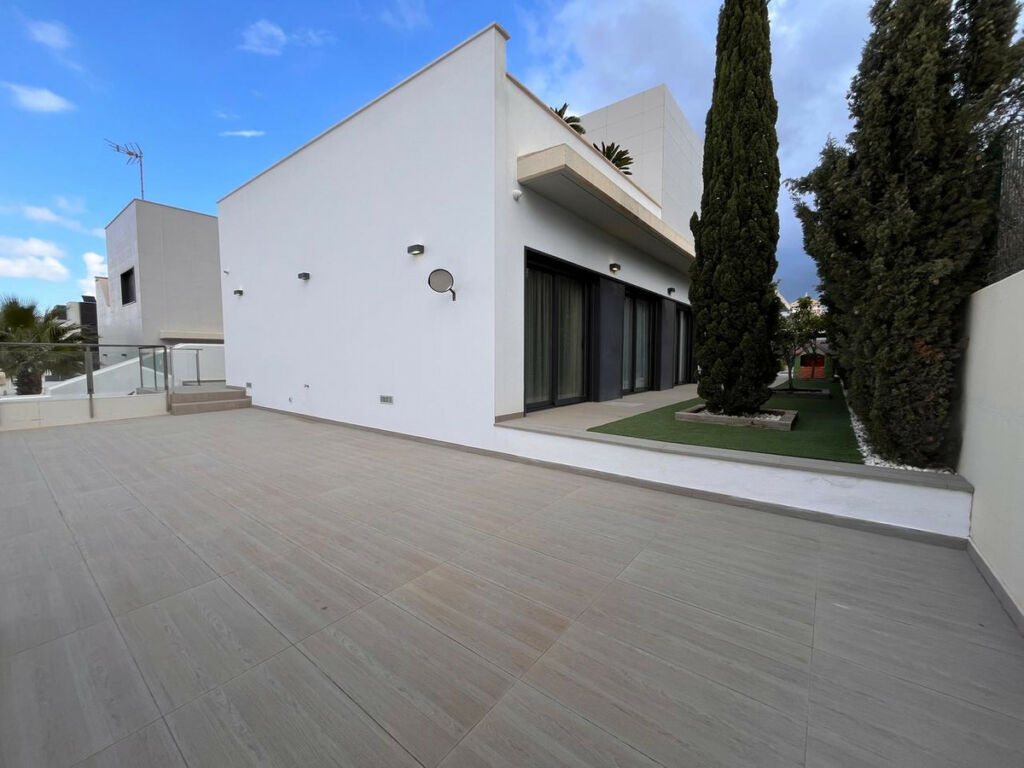 Detached Villa Dehesa de Campoamor Alicante - image 33