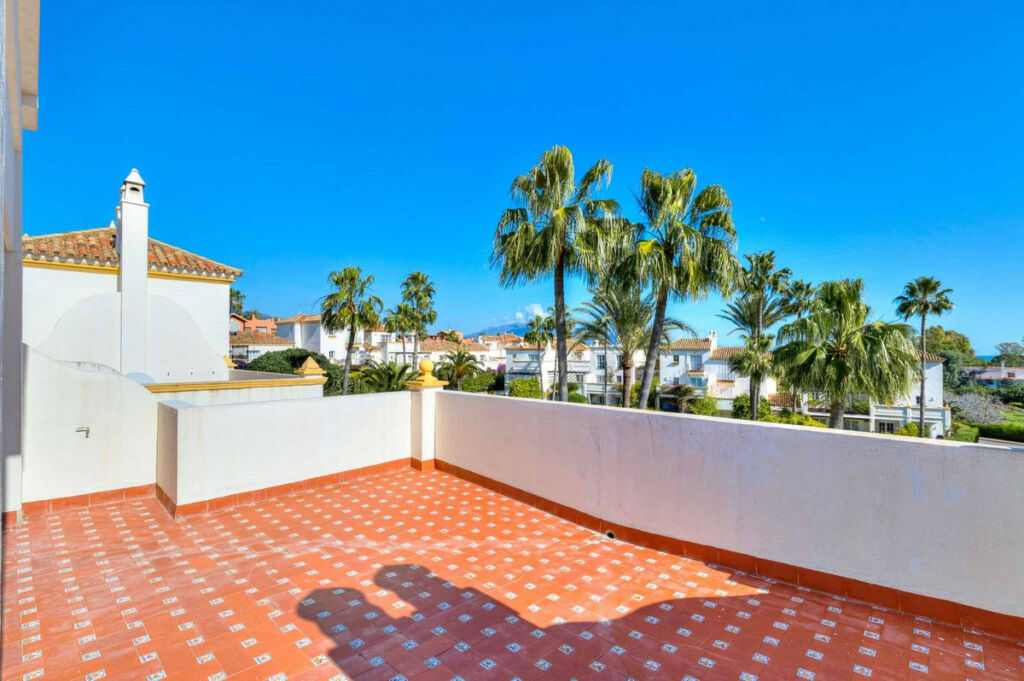 Townhouse Estepona Málaga - image 34