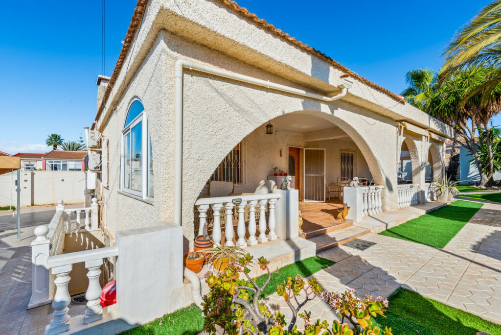 Detached Villa Ciudad Quesada Alicante - image 34